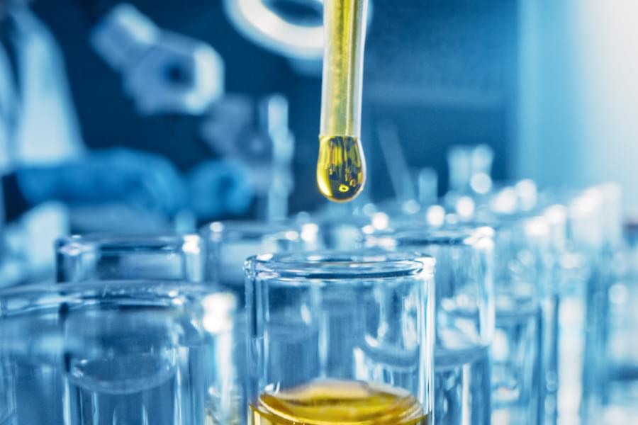 Analysing oil in a lab
